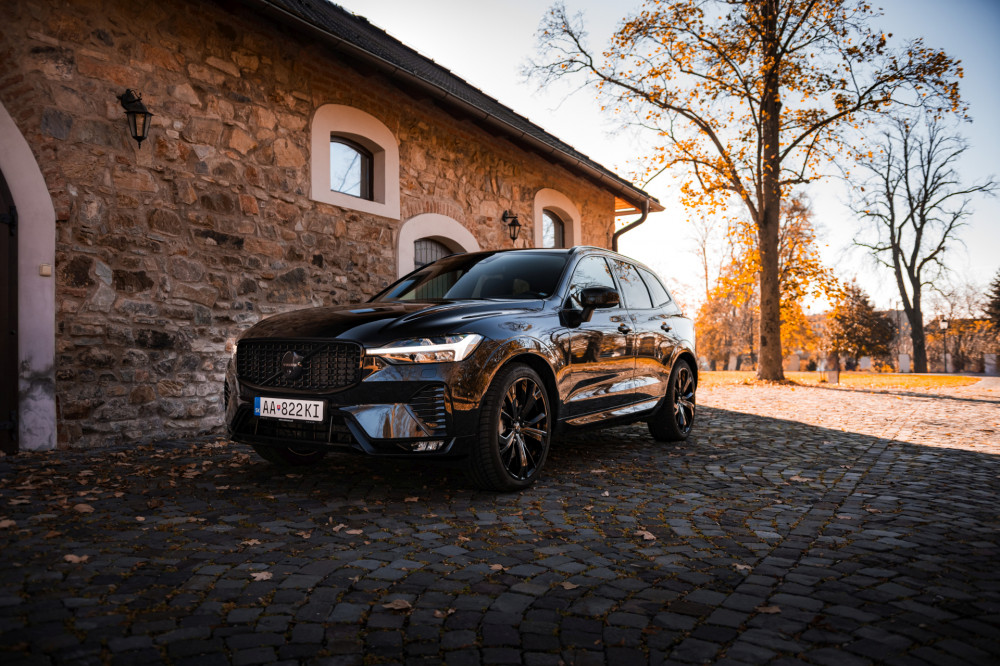 Volvo XC60 B5 AWD Black Edition